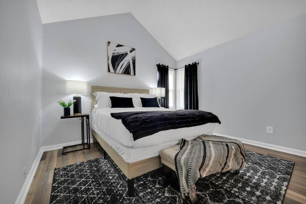 Plush Two Bedroom Retreat. A Home Away From Home! Riverdale Eksteriør billede